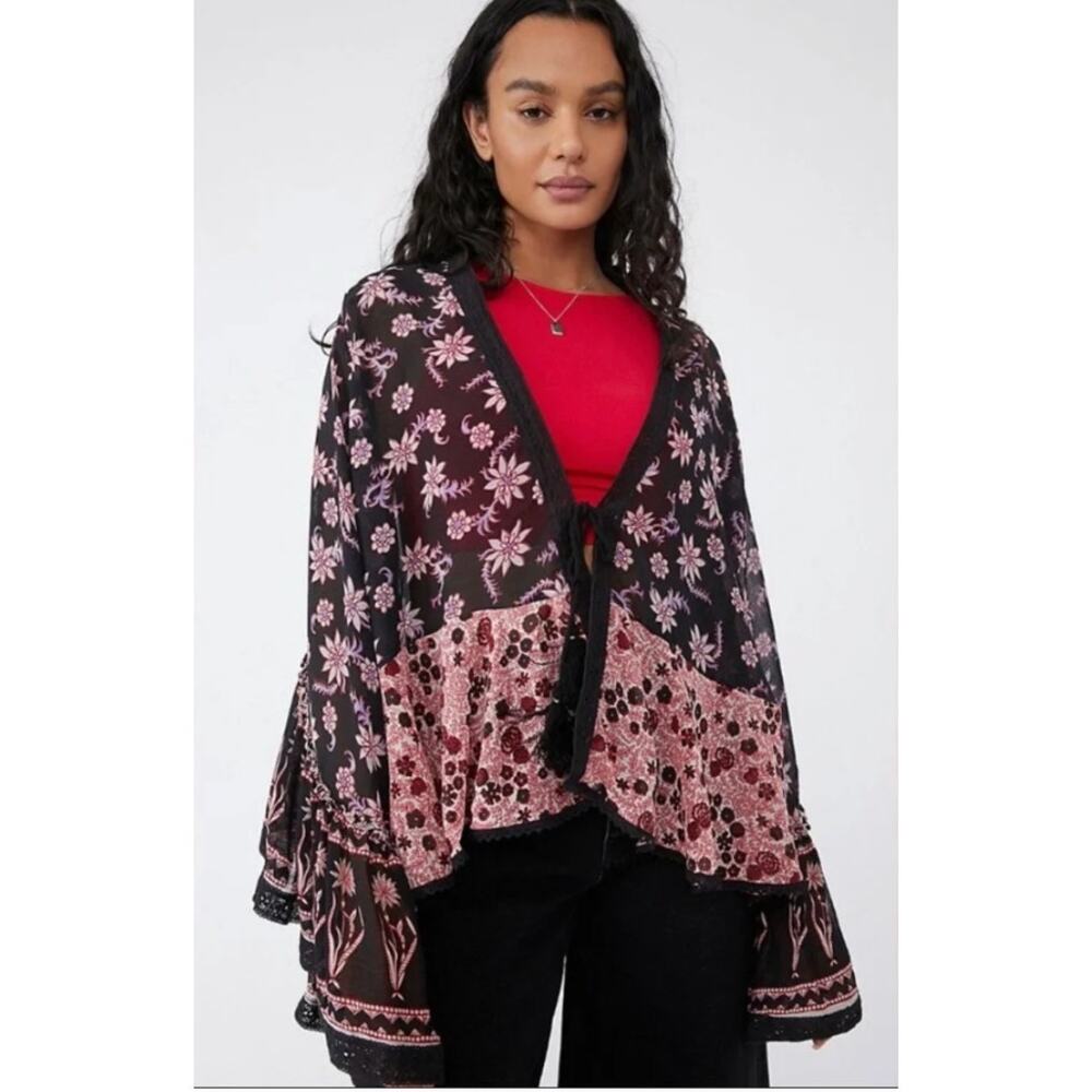 FREE PEOPLE Women Oversize Boho Lola Placed Dark Floral Relaxed Kimono Top - Picture 3 of 10